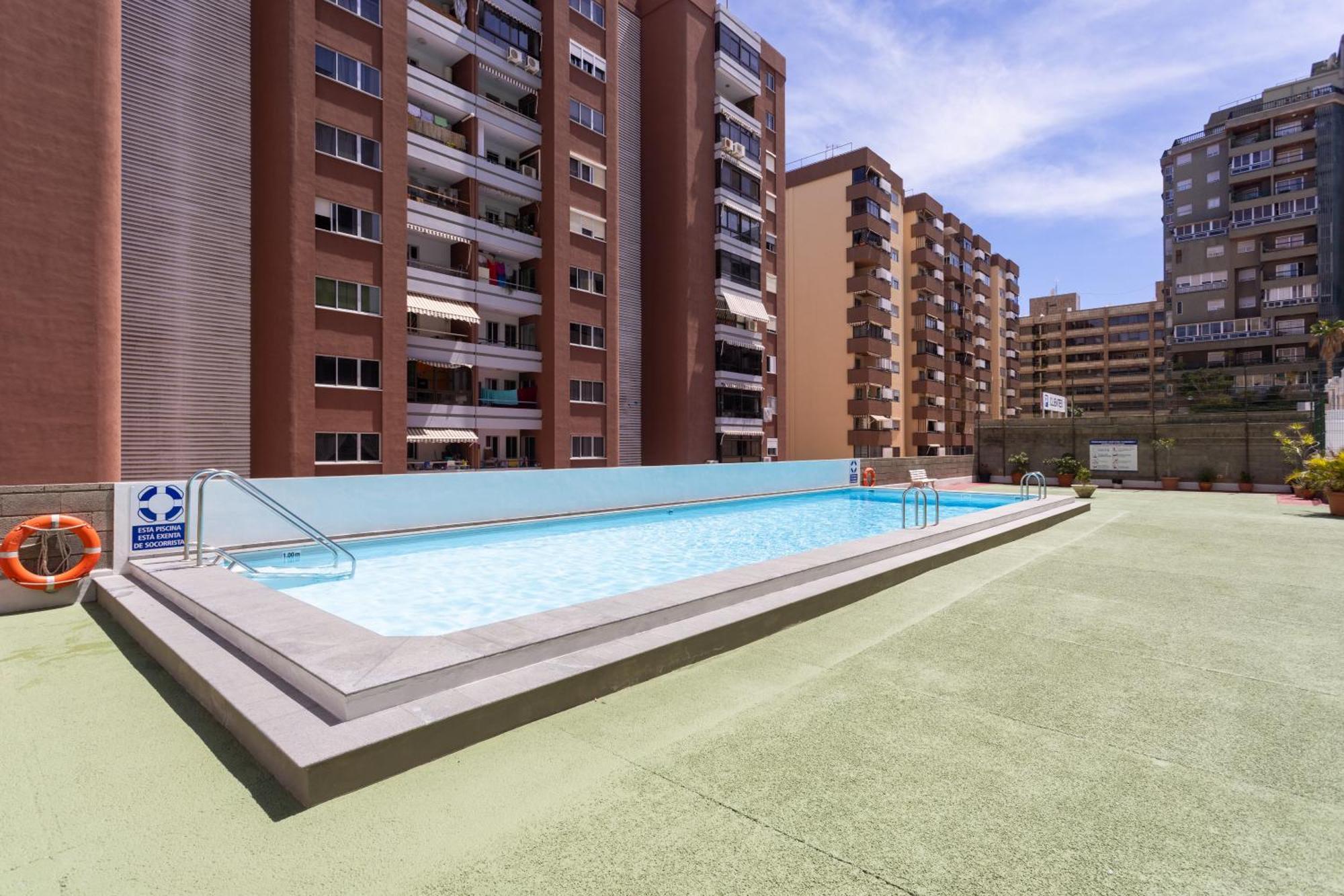Home2book Bright & Communal Pool Cruz Apartament